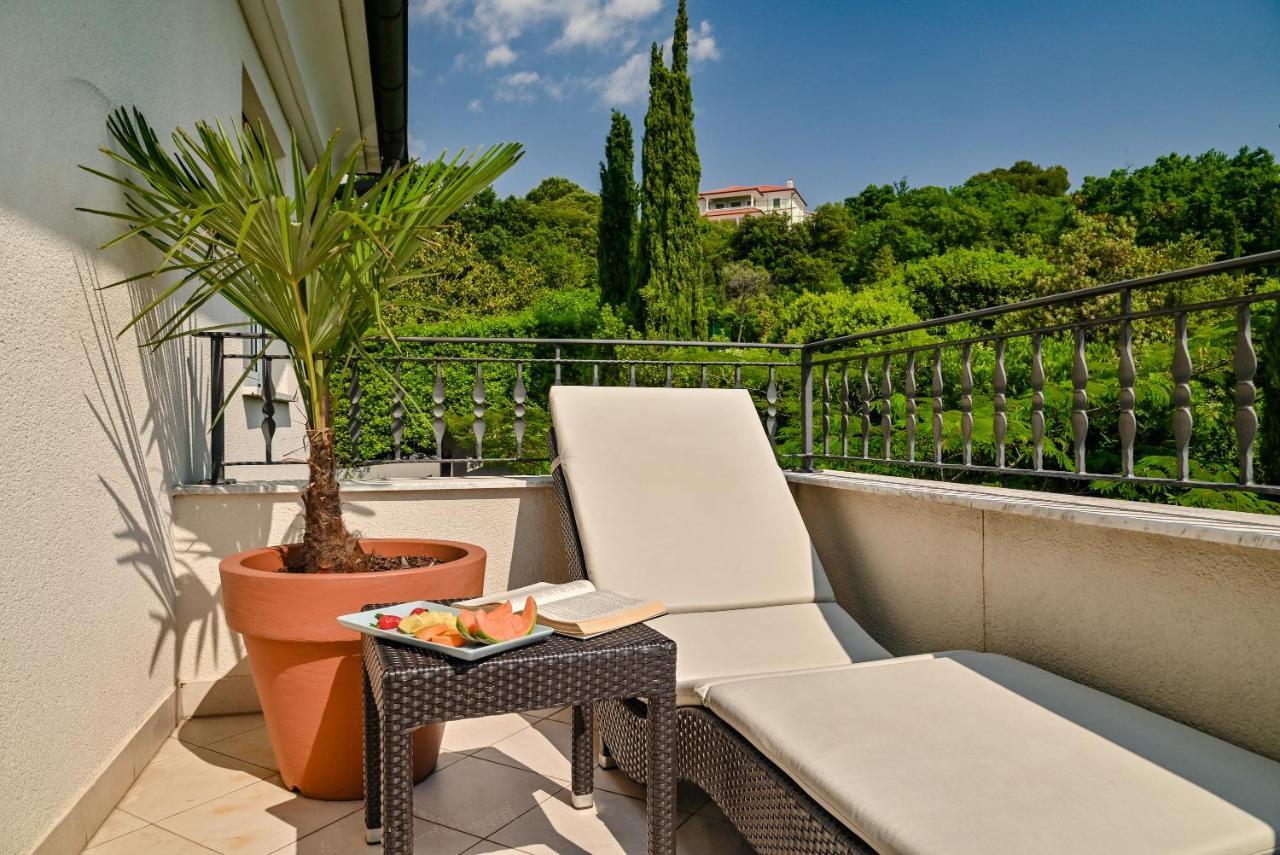 Hotel Laurus - Liburnia Opatija Exterior foto